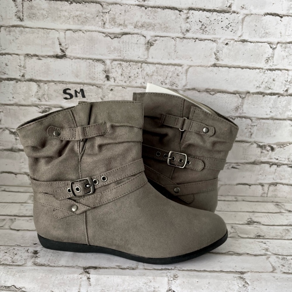 SO Women’s Grey Suede Slouch Ankle Boots - NEW